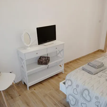Alex's House Apartament San Remo