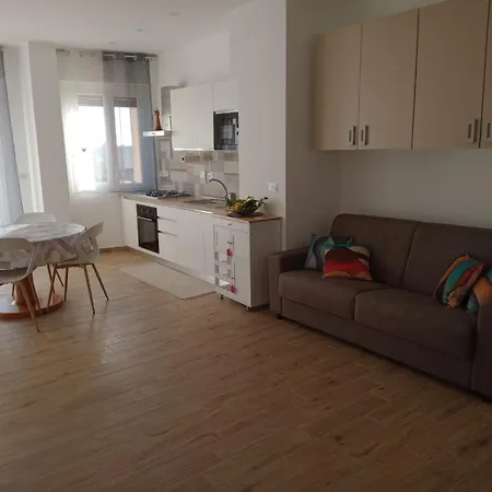 Alex's House Apartman San Remo